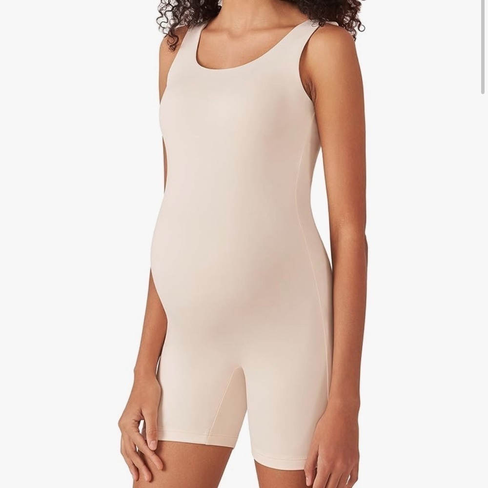 Poshdivah maternity romper size large cream colored, nwt